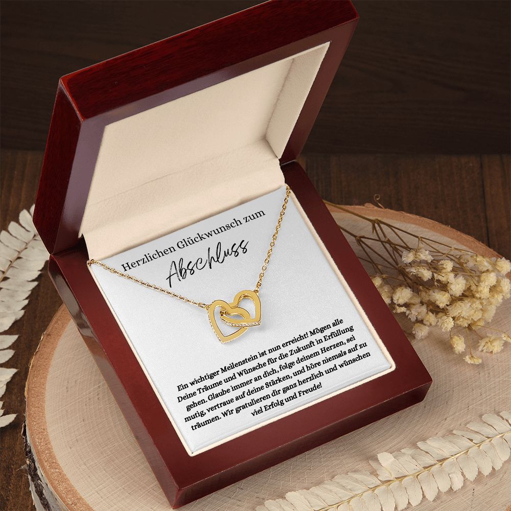 Herzlichen Glückwunsch zum Abschluss - Interlocking Hearts Necklace